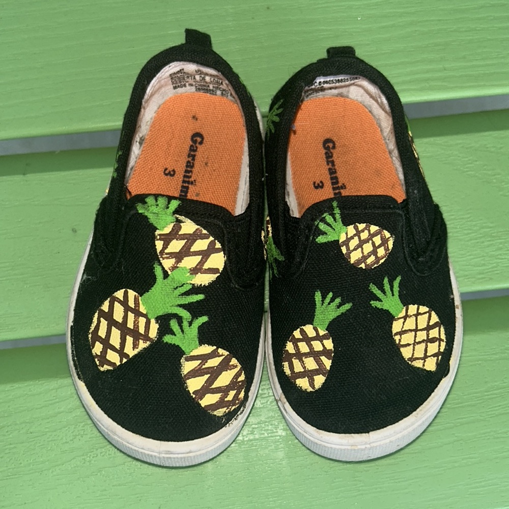 🌻 Pineapple Slides 🍍 Toddler Size 3 🛍️ Preloved